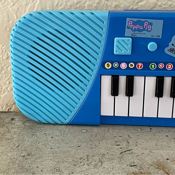 Peppa Pig Kids Educational Musical Keyboard - Picture 4 of 7